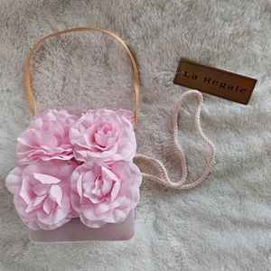 NWT beautiful Vintage LA Regale Evening bag in pink with flowers